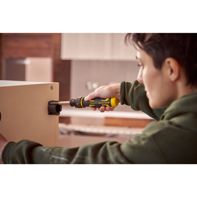 Отверточний тримач Speed Drive з храповим механізмом і набором біт STANLEY FMHT62692-0, фото , зображення 3 | SNABZHENIE.com.ua