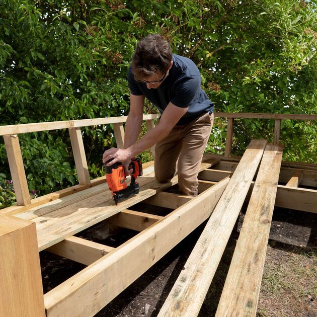 Пістолет гвоздезабивний BLACK+DECKER BCNG01N, фото , зображення 3 | SNABZHENIE.com.ua