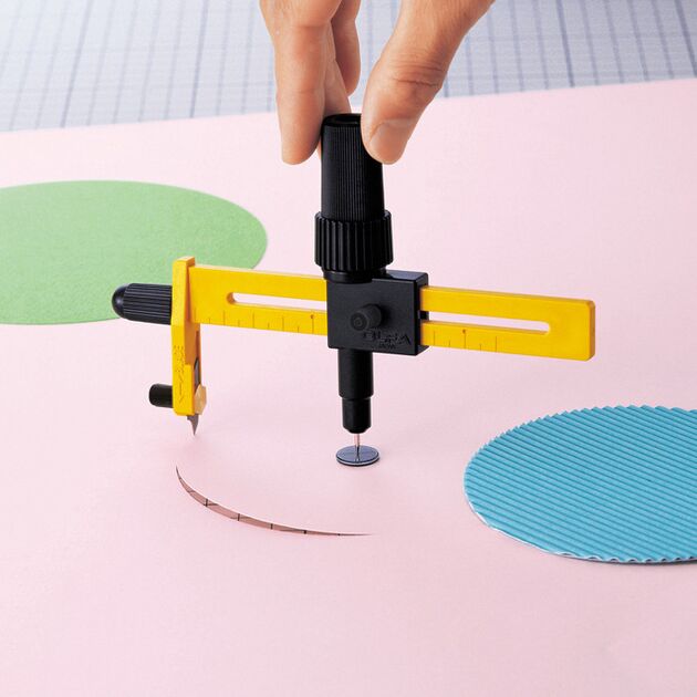 Нож OLFA CMP-1/DX циркульный, лезвия COB-1 0,5мм, диаметр реза 16-220мм OF-CMP-1/DX, фото , изображение 2 | SNABZHENIE.com.ua