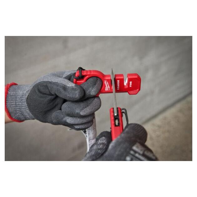 Компактная точилка для ножей MILWAUKEE 4932478562, фото , изображение 3 | SNABZHENIE.com.ua