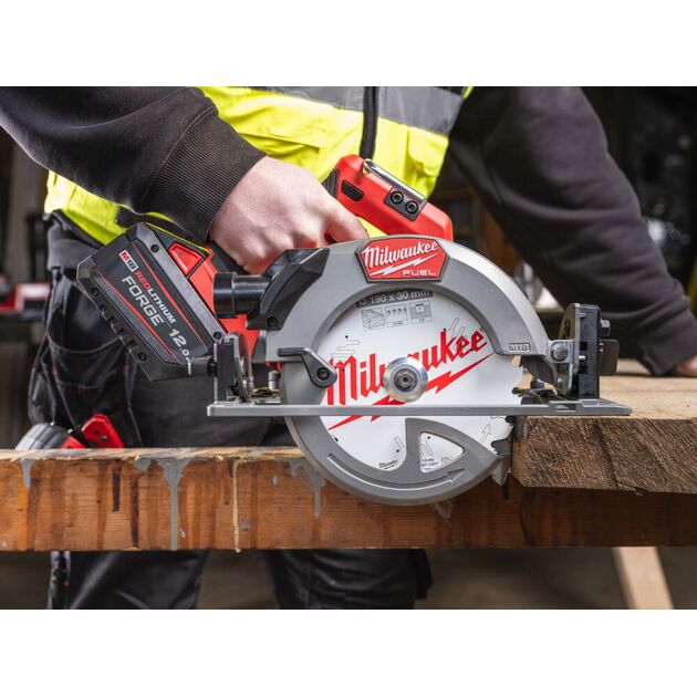 Пила дисковая аккумуляторная бесщеточная MILWAUKEE M18 FCS66GR3-0, Ø190мм (каркас), фото , изображение 2 | SNABZHENIE.com.ua