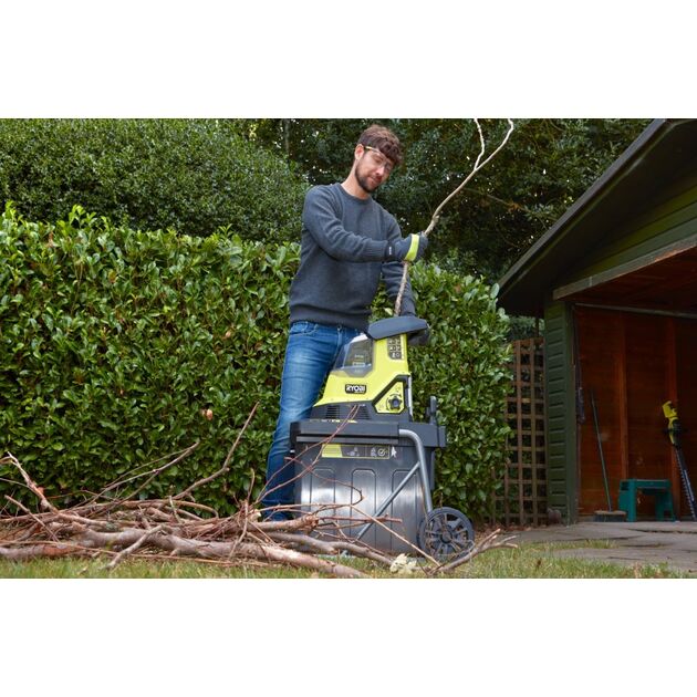 Ryobi Подрібнювач садовий акумуляторний Max Power RY36SHX40-0 36В 40мм 55л 18кг (без АКБ та ЗУ) фреза низькошумний, фото , зображення 3 | SNABZHENIE.com.ua