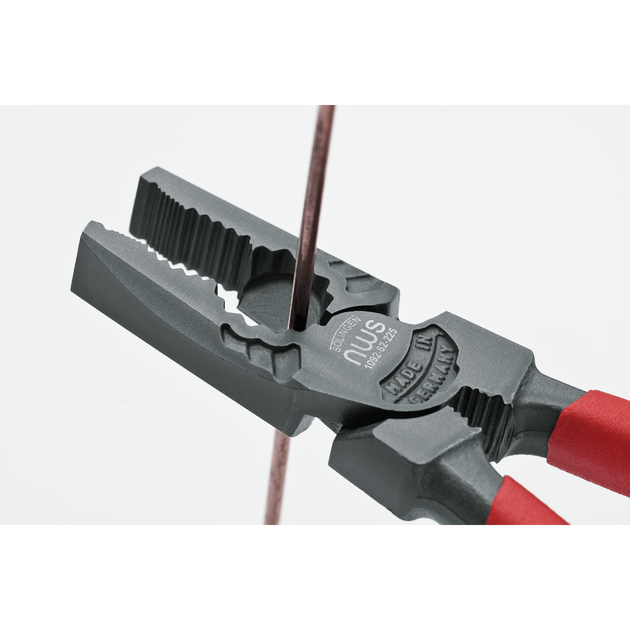 Комбинированные плоскогубцы NWS Combi Bolt, 225 мм, силовые, амер. тип, фото , изображение 3 | SNABZHENIE.com.ua Комбинированные плоскогубцы NWS Combi Bolt, 225 мм, силовые, амер. тип, фото , изображение 3 | SNABZHENIE.com.ua