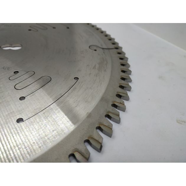 Дискова пила 254 x 30 мм, Z 80 для кольорових металів, пластику та ламінату CMT (297.081.10M), фото , зображення 9 | SNABZHENIE.com.ua Дискова пила 254 x 30 мм, Z 80 для кольорових металів, пластику та ламінату CMT (297.081.10M), фото , зображення 9 | SNABZHENIE.com.ua