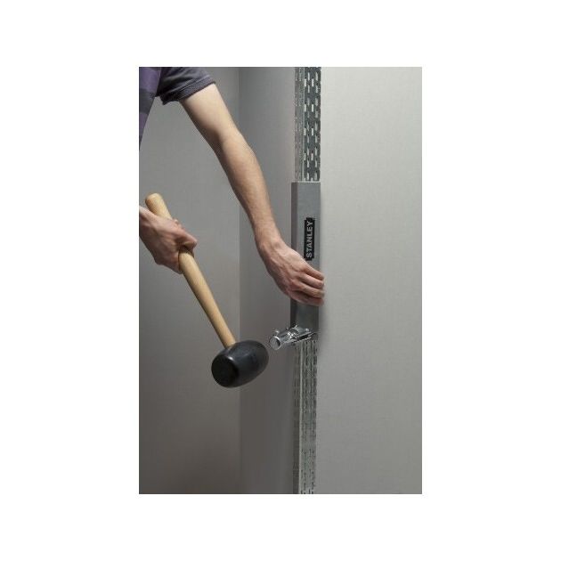 Устрій для встановлення металевих куточків Corner Bead Clincher, 430 x 45 мм STANLEY (STHT1-16132), фото , зображення 2 | SNABZHENIE.com.ua Устрій для встановлення металевих куточків Corner Bead Clincher, 430 x 45 мм STANLEY (STHT1-16132), фото , зображення 2 | SNABZHENIE.com.ua