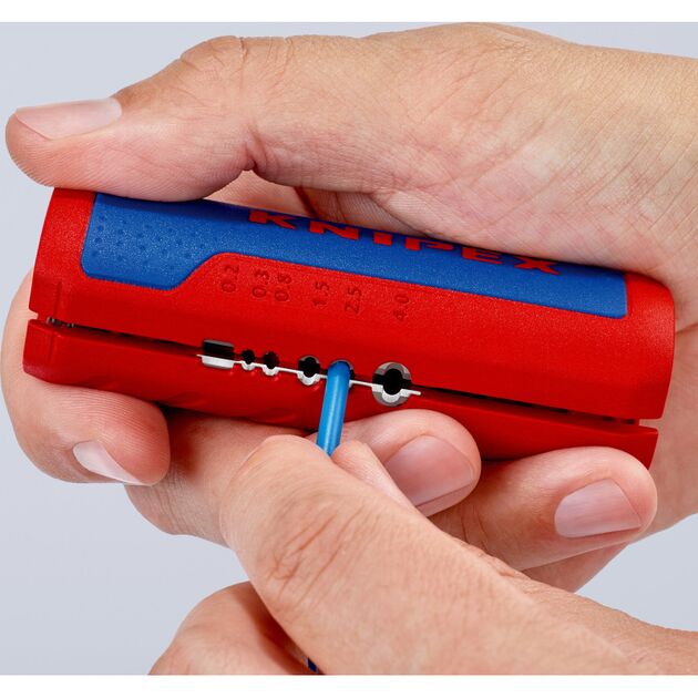 Резак KNIPEX TwistCut 90 22 02 SB для гофротрубки, фото , изображение 2 | SNABZHENIE.com.ua