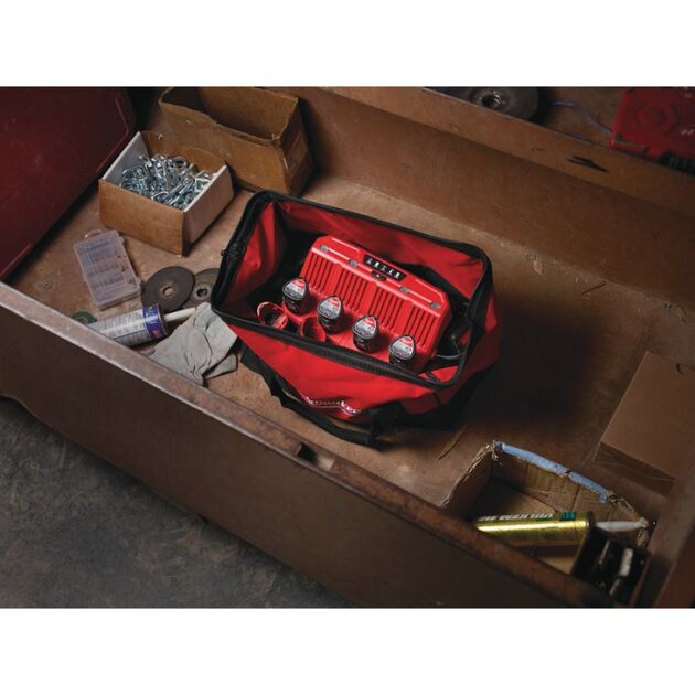 Зарядний пристрій MILWAUKEE M12 C4 (для 4-х акум. M12) 4932430554, фото , зображення 4 | SNABZHENIE.com.ua