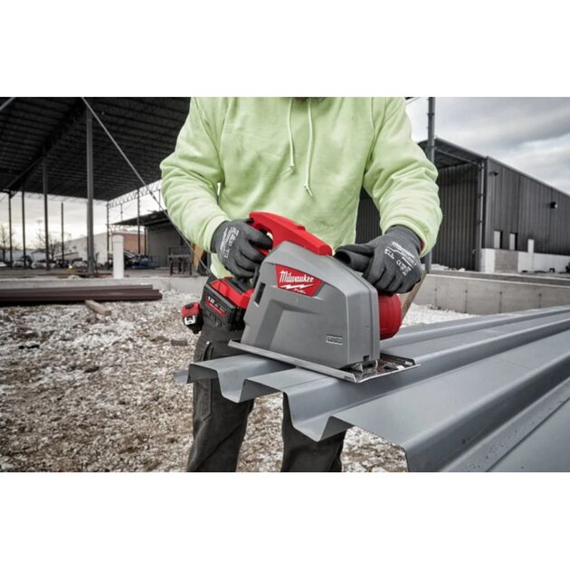 Циркулярна пила по металу MILWAUKEE M18 FUEL FMCS66-0C 66мм 4933472110, фото , зображення 6 | SNABZHENIE.com.ua