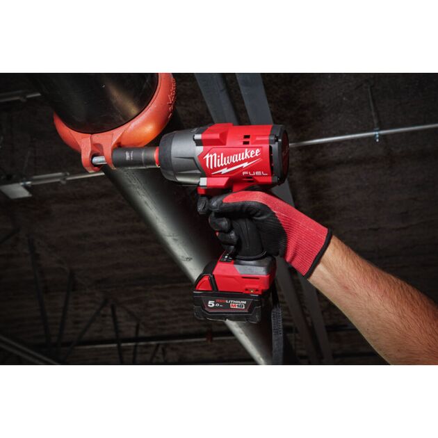 Гайковерт MILWAUKEE 1/2" (2034 Нм) с кольцом M18 FHIW2F12-502X, фото , изображение 7 | SNABZHENIE.com.ua