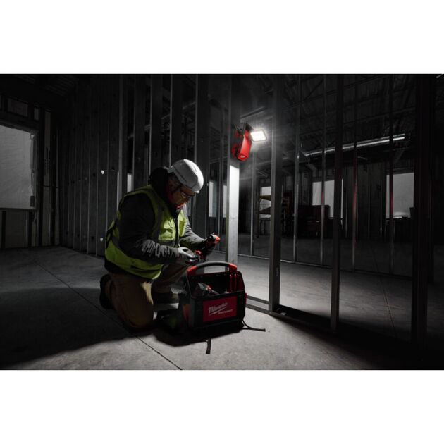 Аккумуляторный фонарь MILWAUKEE M18 PAL2-0 4933493547, фото , изображение 2 | SNABZHENIE.com.ua