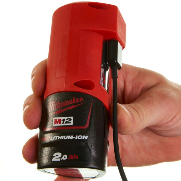 Адаптер-зарядний пристрій MILWAUKEE M12 BC USB (для одягу з підігрівом М12), фото , зображення 4 | SNABZHENIE.com.ua