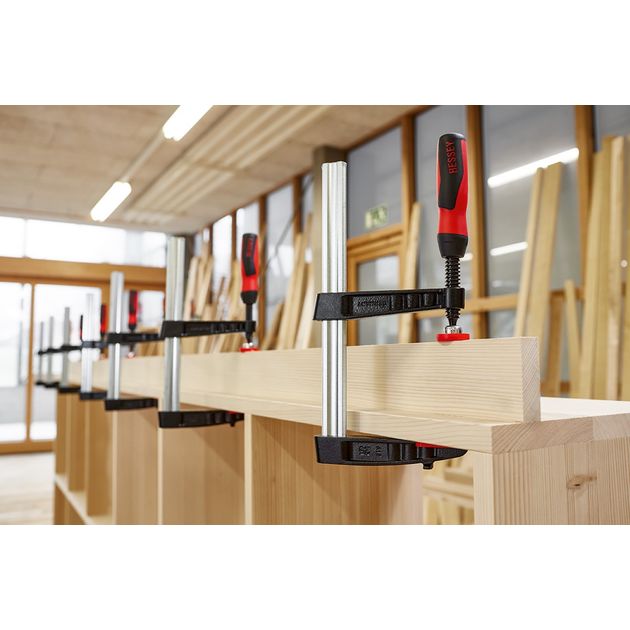 Струбцина TG 400 мм из ковкого чугуна с пластиковой рукояткой BESSEY, фото , изображение 3 | SNABZHENIE.com.ua Струбцина TG 400 мм из ковкого чугуна с пластиковой рукояткой BESSEY, фото , изображение 3 | SNABZHENIE.com.ua