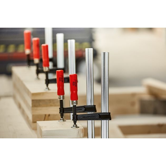 Струбцина TKPN 600 мм из ковкого чугуна с деревянной ручкой BESSEY, фото , изображение 2 | SNABZHENIE.com.ua Струбцина TKPN 600 мм из ковкого чугуна с деревянной ручкой BESSEY, фото , изображение 2 | SNABZHENIE.com.ua