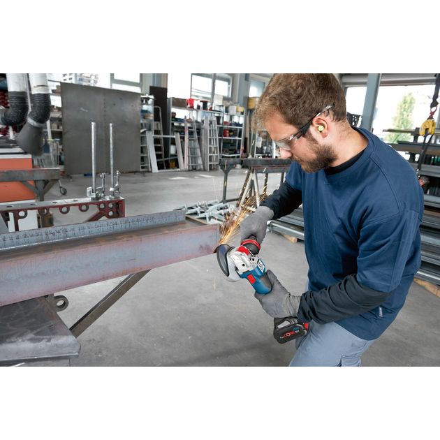 Болгарка акумуляторна (кутова шліфмашина) з X-LOCK Li-ion 18 В GWX 18V-10C BOSCH, фото , зображення 2 | SNABZHENIE.com.ua