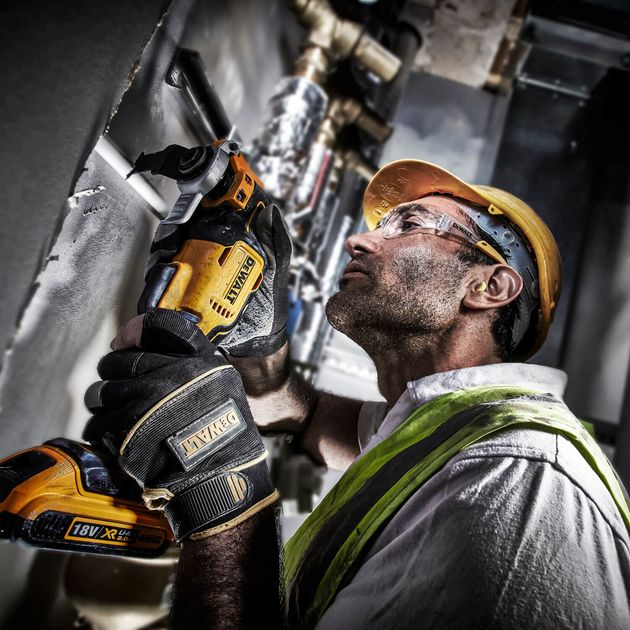 Багатофункціональний акумуляторний безщітковий інструмент DeWALT DCS356NT, фото , зображення 7 | SNABZHENIE.com.ua Багатофункціональний акумуляторний безщітковий інструмент DeWALT DCS356NT, фото , зображення 7 | SNABZHENIE.com.ua