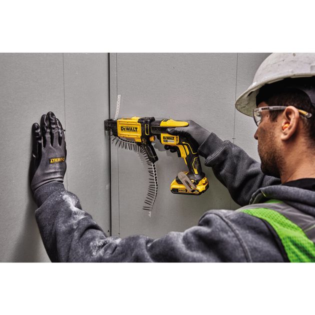 Шуруповерт акумуляторний безщітковий DeWALT DCF620N, фото , зображення 3 | SNABZHENIE.com.ua Шуруповерт акумуляторний безщітковий DeWALT DCF620N, фото , зображення 3 | SNABZHENIE.com.ua