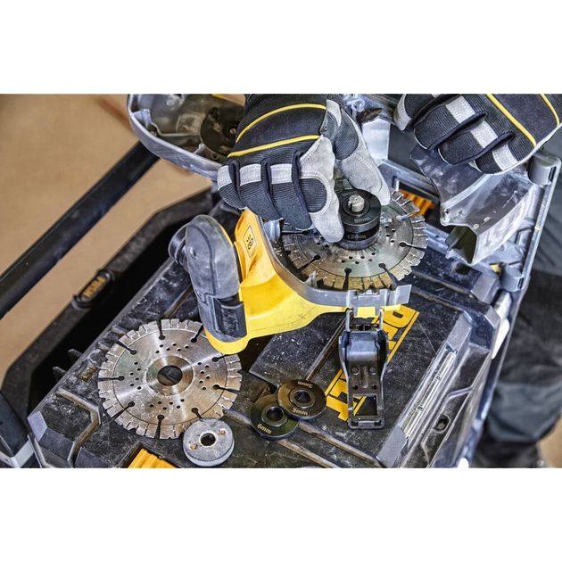 Штроборез акумуляторний безщітковий DeWALT DCG200NT, фото , зображення 10 | SNABZHENIE.com.ua Штроборез акумуляторний безщітковий DeWALT DCG200NT, фото , зображення 10 | SNABZHENIE.com.ua
