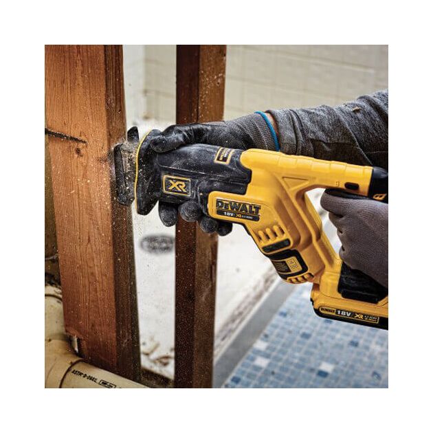 Акумуляторна сабельна пила DeWALT DCS367N, фото , зображення 3 | SNABZHENIE.com.ua Акумуляторна сабельна пила DeWALT DCS367N, фото , зображення 3 | SNABZHENIE.com.ua