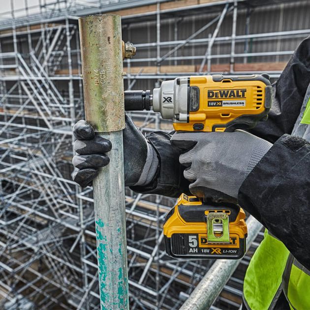 Набір з двох інструментів безщіткових DeWALT DCK2077P2T, фото , зображення 7 | SNABZHENIE.com.ua Набір з двох інструментів безщіткових DeWALT DCK2077P2T, фото , зображення 7 | SNABZHENIE.com.ua