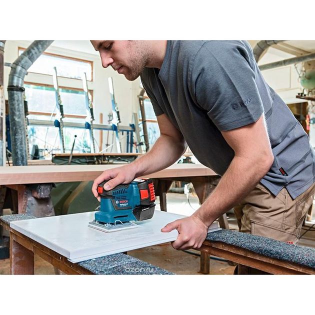 Вібраційна шліфмашина Li-ion 18 В GSS 18V-10 BOSCH (06019D0200), фото , зображення 3 | SNABZHENIE.com.ua Вібраційна шліфмашина Li-ion 18 В GSS 18V-10 BOSCH (06019D0200), фото , зображення 3 | SNABZHENIE.com.ua