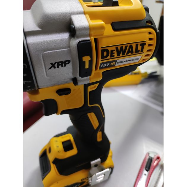 Дрель-шуруповерт акумуляторний безщітковий ударний DeWALT DCD996P3K, фото , зображення 13 | SNABZHENIE.com.ua Дрель-шуруповерт акумуляторний безщітковий ударний DeWALT DCD996P3K, фото , зображення 13 | SNABZHENIE.com.ua