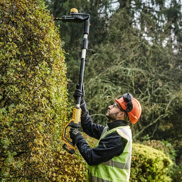 Кусторіз акумуляторний висотний безщітковий DeWALT DCMPH566N, фото , зображення 7 | SNABZHENIE.com.ua Кусторіз акумуляторний висотний безщітковий DeWALT DCMPH566N, фото , зображення 7 | SNABZHENIE.com.ua