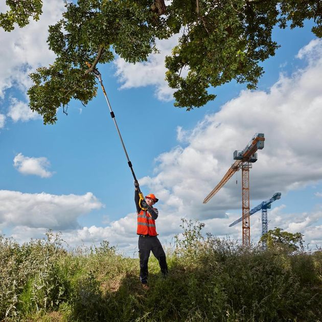 Висоторіз акумуляторний безщітковий DeWALT DCMPS567N, фото , зображення 4 | SNABZHENIE.com.ua