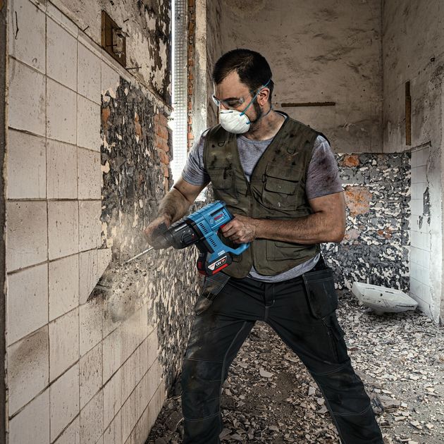 Перфоратор акумуляторний Li-Ion 18 В GBH 180-LI (2x GBA 18V 4.0 Ah) в кейсі + мультитул Swiss Peak BOSCH, фото , зображення 18 | SNABZHENIE.com.ua Перфоратор акумуляторний Li-Ion 18 В GBH 180-LI (2x GBA 18V 4.0 Ah) в кейсі + мультитул Swiss Peak BOSCH, фото , зображення 18 | SNABZHENIE.com.ua