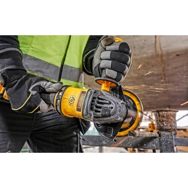 Шліфмашина кутова - болгарка акумуляторна безщіткова DeWALT DCG418NT, фото , зображення 4 | SNABZHENIE.com.ua Шліфмашина кутова - болгарка акумуляторна безщіткова DeWALT DCG418NT, фото , зображення 4 | SNABZHENIE.com.ua