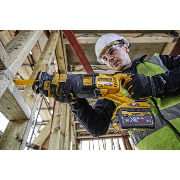 Пила сабельна акумуляторна DeWALT DCS389N, фото , зображення 3 | SNABZHENIE.com.ua Пила сабельна акумуляторна DeWALT DCS389N, фото , зображення 3 | SNABZHENIE.com.ua
