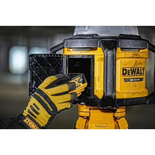 Фонарь аккумуляторный DeWALT DCL074 светодиодный, фото , изображение 7 | SNABZHENIE.com.ua