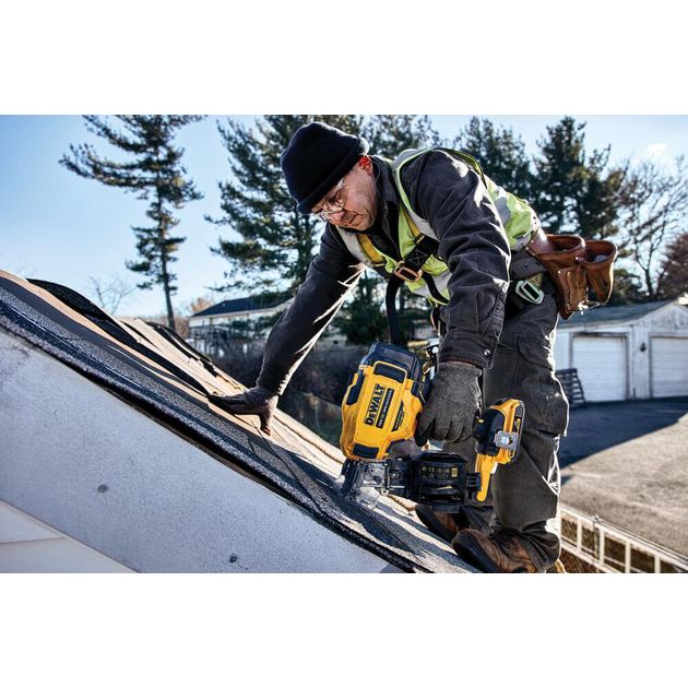 Аккумуляторный бесщёточный гвоздезабивной пистолет DeWALT DCN45RND2, фото , изображение 9 | SNABZHENIE.com.ua Аккумуляторный бесщёточный гвоздезабивной пистолет DeWALT DCN45RND2, фото , изображение 9 | SNABZHENIE.com.ua