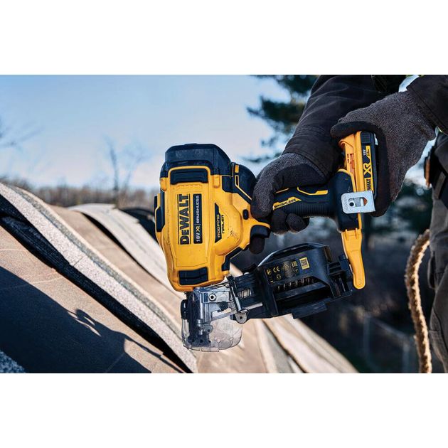Аккумуляторный бесщёточный гвоздезабивной пистолет DeWALT DCN45RND2, фото , изображение 10 | SNABZHENIE.com.ua Аккумуляторный бесщёточный гвоздезабивной пистолет DeWALT DCN45RND2, фото , изображение 10 | SNABZHENIE.com.ua
