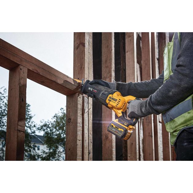 Пила сабельна акумуляторна DeWALT DCS386NT, фото , зображення 7 | SNABZHENIE.com.ua Пила сабельна акумуляторна DeWALT DCS386NT, фото , зображення 7 | SNABZHENIE.com.ua