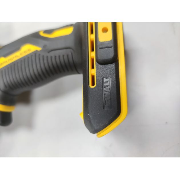 Дрель-шуруповерт акумуляторний безщітковий DeWALT DCD708D2T, фото , зображення 6 | SNABZHENIE.com.ua Дрель-шуруповерт акумуляторний безщітковий DeWALT DCD708D2T, фото , зображення 6 | SNABZHENIE.com.ua