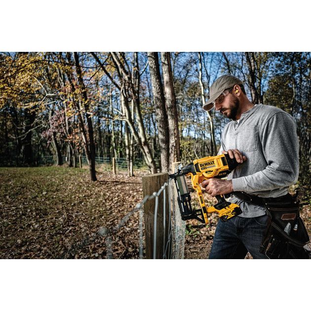 Степлер скобозабивний акумуляторний безщітковий DeWALT DCFS950N, фото , зображення 8 | SNABZHENIE.com.ua Степлер скобозабивний акумуляторний безщітковий DeWALT DCFS950N, фото , зображення 8 | SNABZHENIE.com.ua