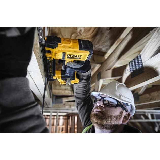 Степлер скобозабивний акумуляторний DeWALT DCN701D2, фото , зображення 7 | SNABZHENIE.com.ua Степлер скобозабивний акумуляторний DeWALT DCN701D2, фото , зображення 7 | SNABZHENIE.com.ua