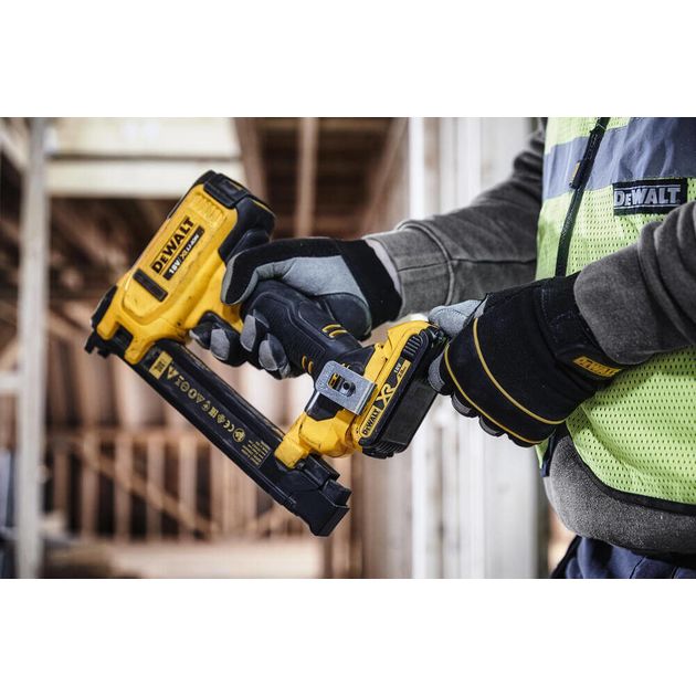 Степлер скобозабивний акумуляторний DeWALT DCN701D2, фото , зображення 9 | SNABZHENIE.com.ua Степлер скобозабивний акумуляторний DeWALT DCN701D2, фото , зображення 9 | SNABZHENIE.com.ua