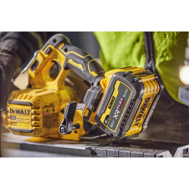 Пила дискова акумуляторна безщіткова DeWALT DCS573NT, фото , зображення 8 | SNABZHENIE.com.ua Пила дискова акумуляторна безщіткова DeWALT DCS573NT, фото , зображення 8 | SNABZHENIE.com.ua