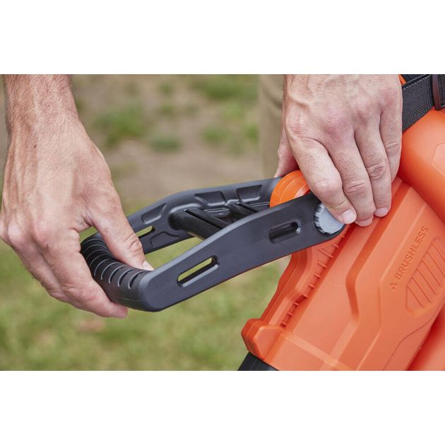 Садовий пилосос акумуляторний безщітковий BLACK+DECKER BCBLV3625L1, фото , зображення 4 | SNABZHENIE.com.ua Садовий пилосос акумуляторний безщітковий BLACK+DECKER BCBLV3625L1, фото , зображення 4 | SNABZHENIE.com.ua