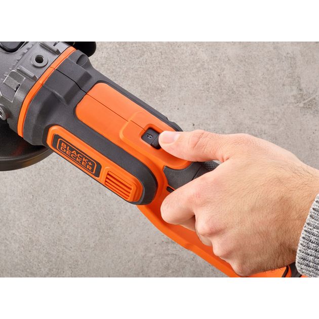 Аккумуляторная шлифмашина BLACK+DECKER BCG720N, фото , изображение 3 | SNABZHENIE.com.ua Аккумуляторная шлифмашина BLACK+DECKER BCG720N, фото , изображение 3 | SNABZHENIE.com.ua