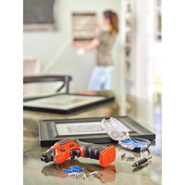 Отвертка-фонарь аккумуляторная BLACK+DECKER BDCSFS30C, фото , изображение 8 | SNABZHENIE.com.ua Отвертка-фонарь аккумуляторная BLACK+DECKER BDCSFS30C, фото , изображение 8 | SNABZHENIE.com.ua