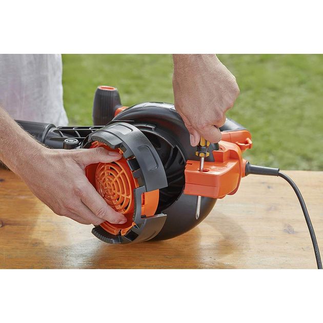 Электрический садовый пылесос BLACK+DECKER BEBLV300, фото , изображение 9 | SNABZHENIE.com.ua Электрический садовый пылесос BLACK+DECKER BEBLV300, фото , изображение 9 | SNABZHENIE.com.ua
