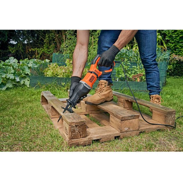 Пила сабельна мережна BLACK+DECKER BES301, фото , зображення 4 | SNABZHENIE.com.ua Пила сабельна мережна BLACK+DECKER BES301, фото , зображення 4 | SNABZHENIE.com.ua
