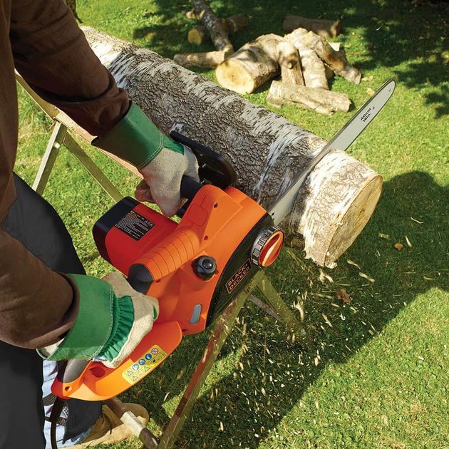 Электрическая цепная пила BLACK+DECKER CS2040, фото , изображение 4 | SNABZHENIE.com.ua Электрическая цепная пила BLACK+DECKER CS2040, фото , изображение 4 | SNABZHENIE.com.ua