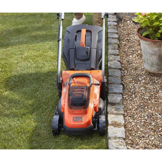 Газонокосилка акумуляторна BLACK+DECKER BCMW3336L2, фото , зображення 4 | SNABZHENIE.com.ua Газонокосилка акумуляторна BLACK+DECKER BCMW3336L2, фото , зображення 4 | SNABZHENIE.com.ua