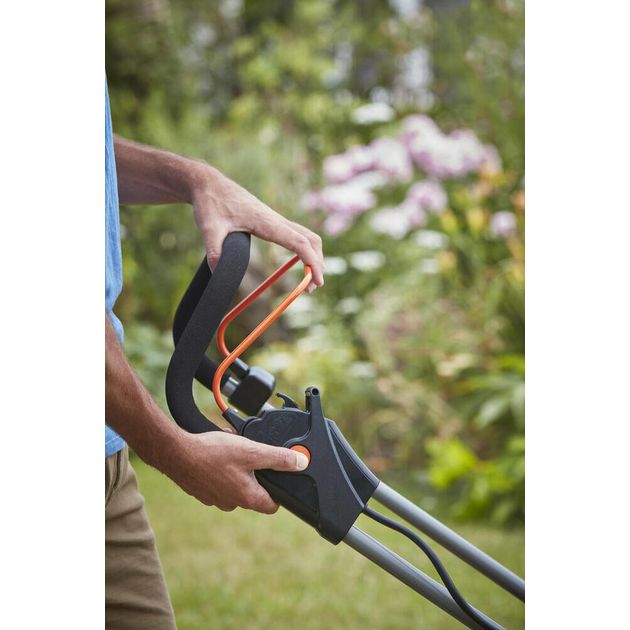 Газонокосилка акумуляторна BLACK+DECKER BCMW3336L2, фото , зображення 8 | SNABZHENIE.com.ua Газонокосилка акумуляторна BLACK+DECKER BCMW3336L2, фото , зображення 8 | SNABZHENIE.com.ua