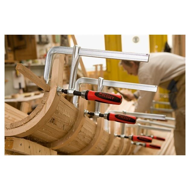 Цельнометаллическая струбцина GZ 160 с деревянной рукояткой BESSEY, фото , изображение 4 | SNABZHENIE.com.ua Цельнометаллическая струбцина GZ 160 с деревянной рукояткой BESSEY, фото , изображение 4 | SNABZHENIE.com.ua