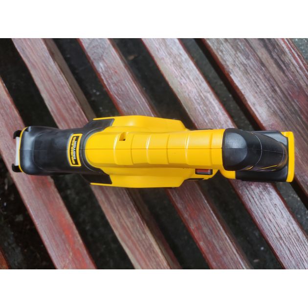 Аккумуляторная сабельная пила DeWALT DCS367NT, фото , изображение 9 | SNABZHENIE.com.ua Аккумуляторная сабельная пила DeWALT DCS367NT, фото , изображение 9 | SNABZHENIE.com.ua