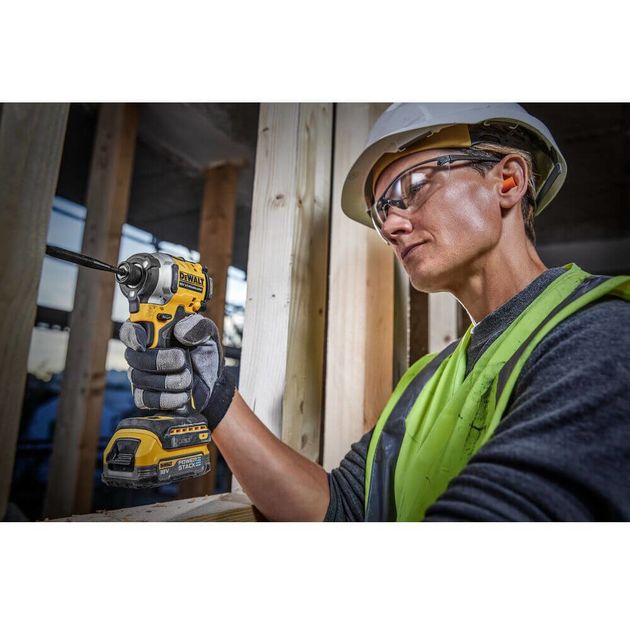 Шуруповерт ударний акумуляторний безщітковий DeWALT DCF850E1T, фото , зображення 5 | SNABZHENIE.com.ua Шуруповерт ударний акумуляторний безщітковий DeWALT DCF850E1T, фото , зображення 5 | SNABZHENIE.com.ua